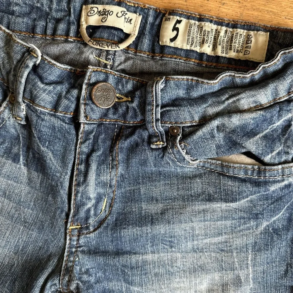 Indigo Rein Women's/Junior 5 Jean Shorts Stretch Denim with Leg Cuff 5 Pocket‎